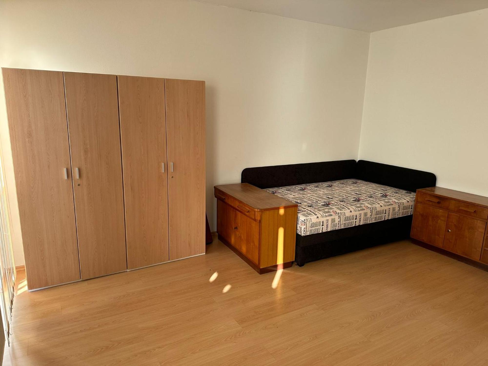Small Flat, Great Location Apartment