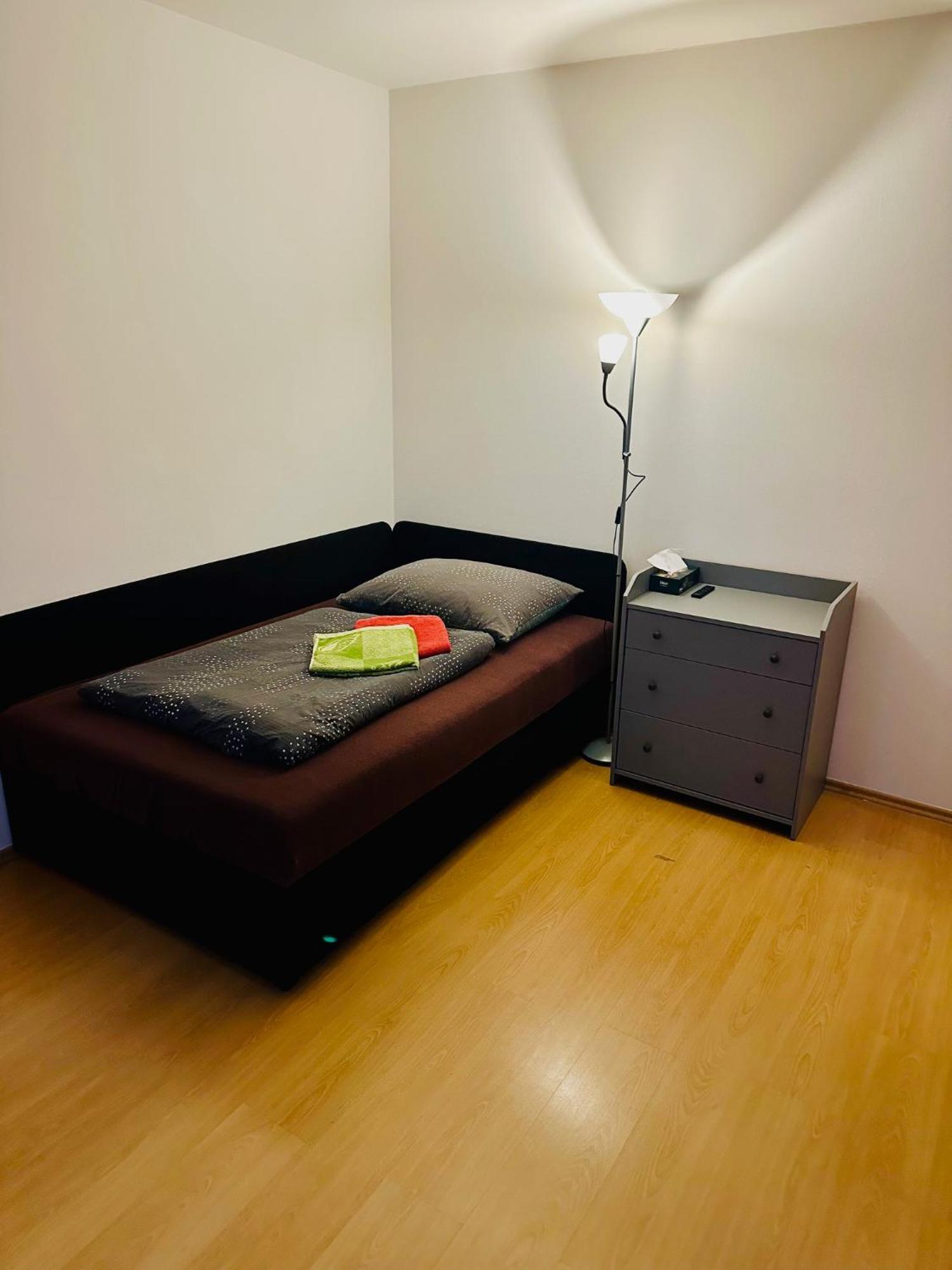 Small Flat, Great Location Apartment